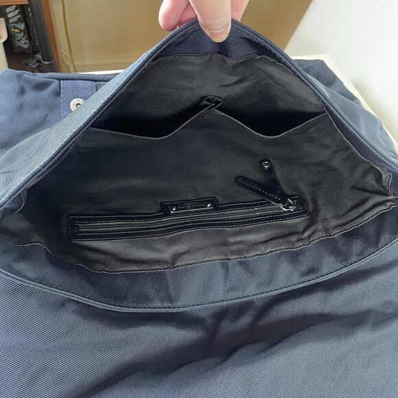 Banana Republic Messenger Bag Navy Blue Durable Nylon Adjustable Strap Laptop - Picture 5 of 11